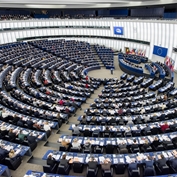 UE, aumentano le quote rosa in Parlamento. Ma l’uguaglianza è ancora lontana UE, aumentano le quote rosa in Parlamento. Ma l’uguaglianza è ancora lontana