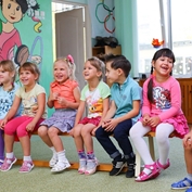 Le abilità dei bambini si sviluppano negli asilo nido Le abilità dei bambini si sviluppano negli asilo nido