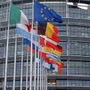 Divario retributivo tra i generi: il Parlamento chiede sanzioni più severe Divario retributivo tra i generi: il Parlamento chiede sanzioni più severe